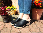 CLASSIC BLACK CLOGS