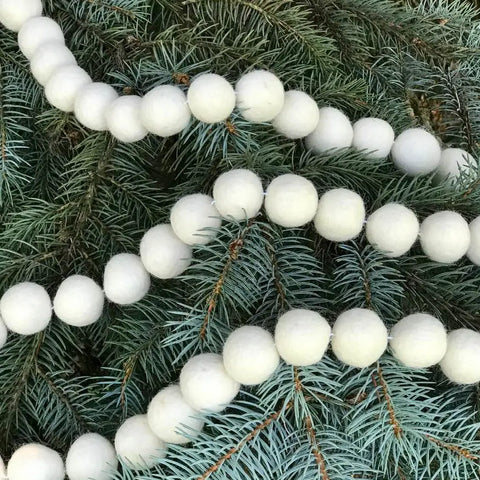 FELT BALL GARLAND-WHITE