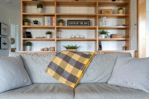 MacAUSLAND WOOLEN THROW/GOLD CHECKER